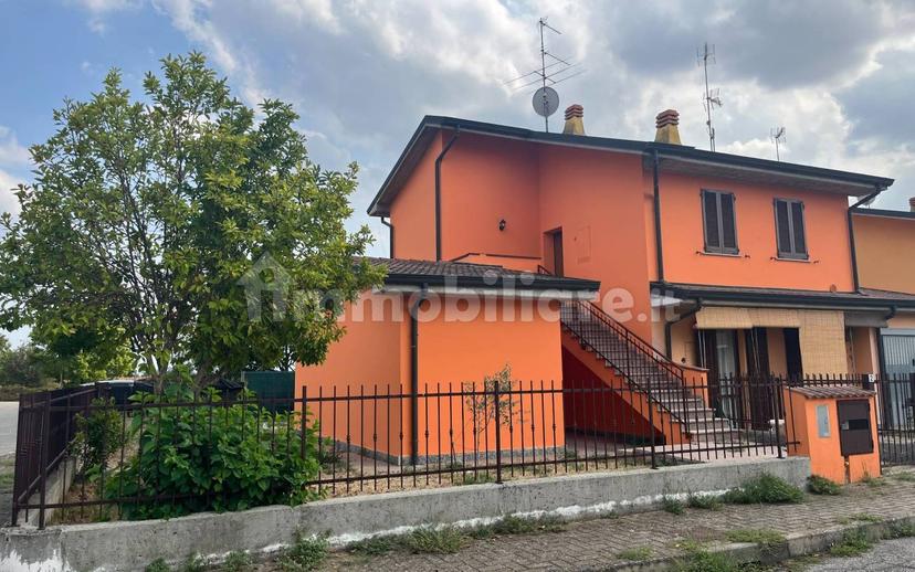 Appartamento in villa via Nilde Iotti, Chignolo Po — foto 16 di 27