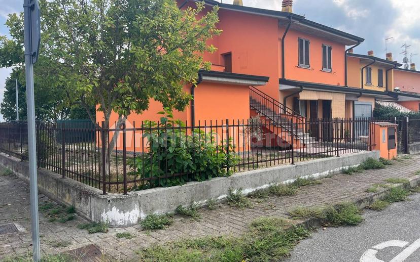 Appartamento in villa via Nilde Iotti, Chignolo Po — foto 2 di 27