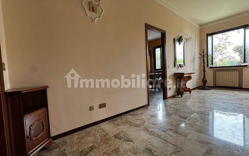 Villa unifamiliare, buono stato, 340 m², Governolo, Roncoferraro — foto 4 di 24
