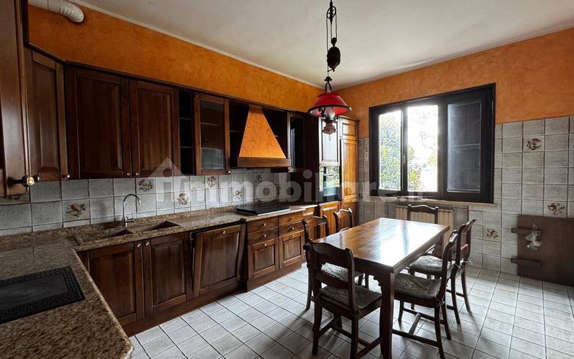 Villa unifamiliare, buono stato, 340 m², Governolo, Roncoferraro — foto 3 di 24