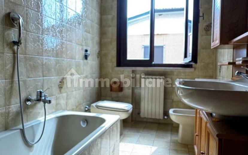 Villa unifamiliare, buono stato, 340 m², Governolo, Roncoferraro — foto 8 di 24