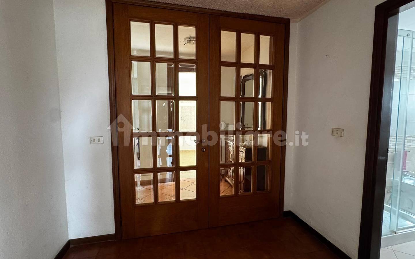 Villa unifamiliare, buono stato, 340 m², Governolo, Roncoferraro