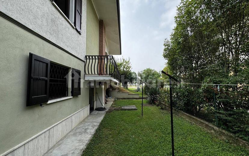 Villa unifamiliare, buono stato, 340 m², Governolo, Roncoferraro — foto 2 di 24