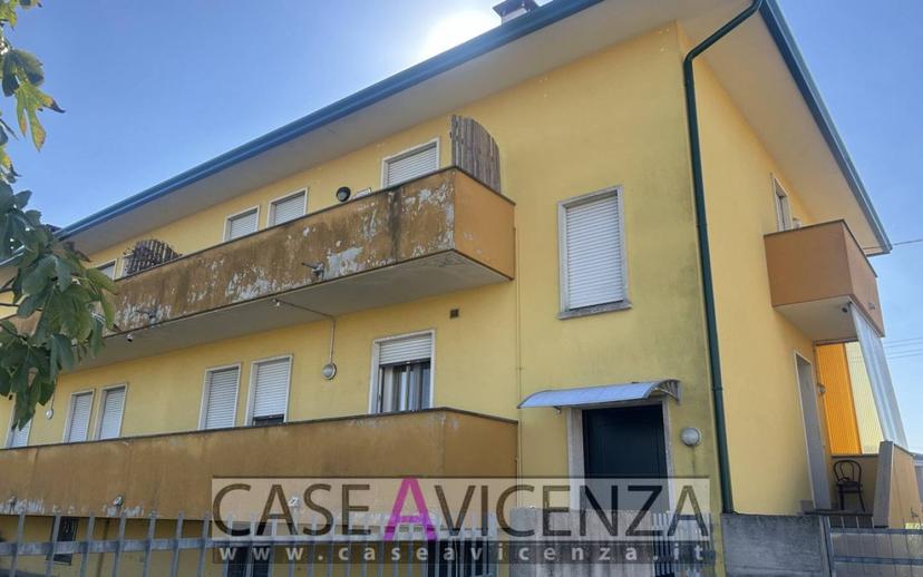 Appartamento via Andrea Mantegna, Centro, Grisignano di Zocco — foto 2 di 31