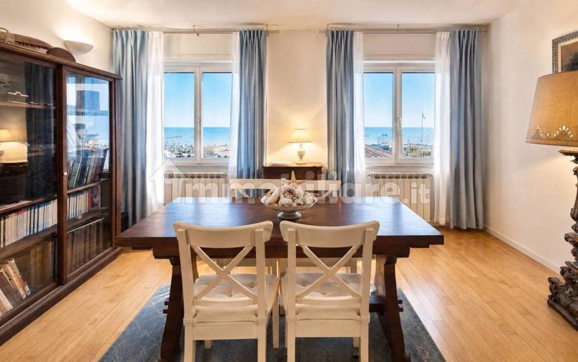 Quadrilocale viale Regina Margherita 96, Lungomare, Viareggio — foto 7 di 11