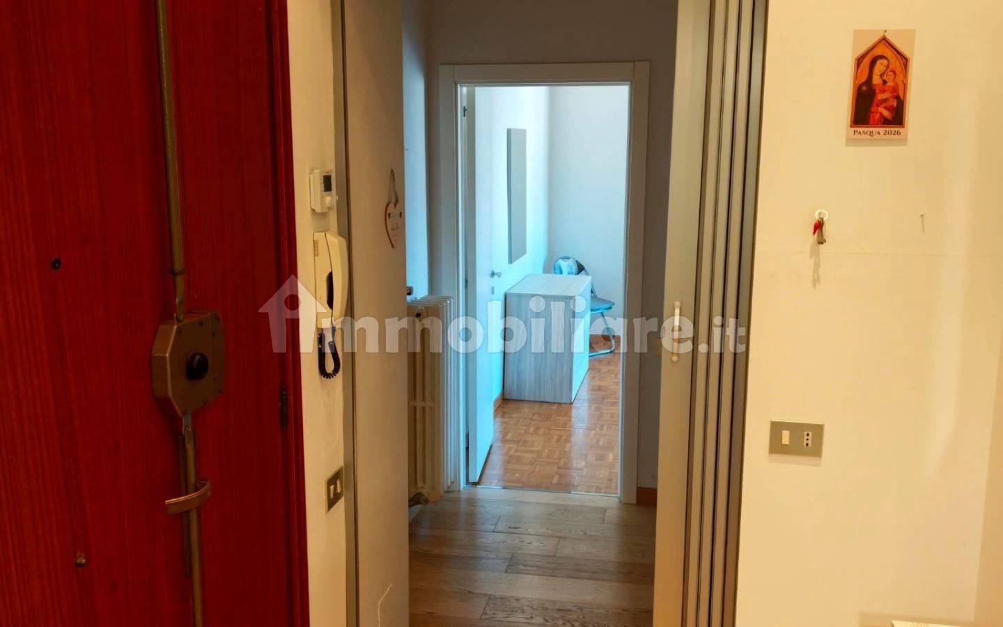 Trilocale buono stato, quarto piano, Staggia, Poggibonsi