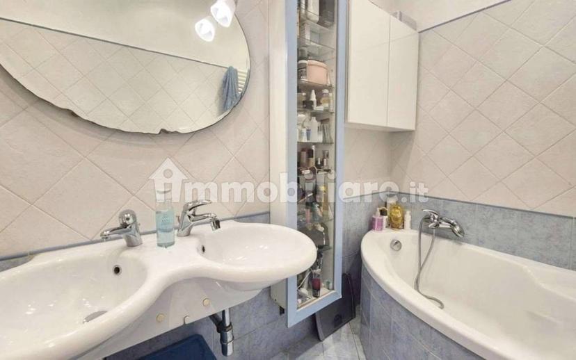 Quadrilocale viale Regina Margherita 96, Lungomare, Viareggio — foto 3 di 11