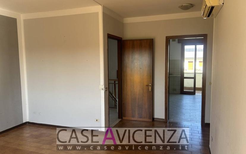Appartamento via Andrea Mantegna, Centro, Grisignano di Zocco — foto 8 di 31
