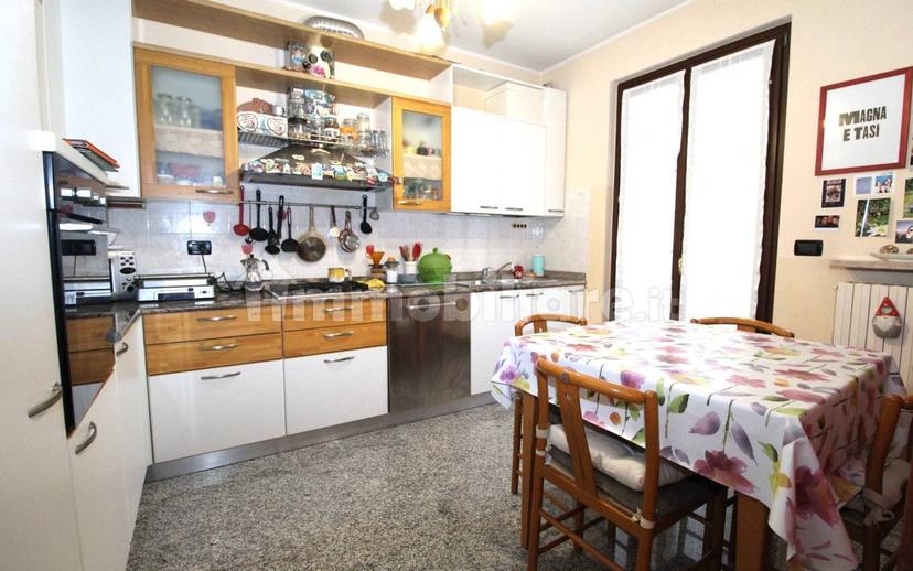 Trilocale buono stato, piano terra, Centro, Pescantina — foto 3 di 28
