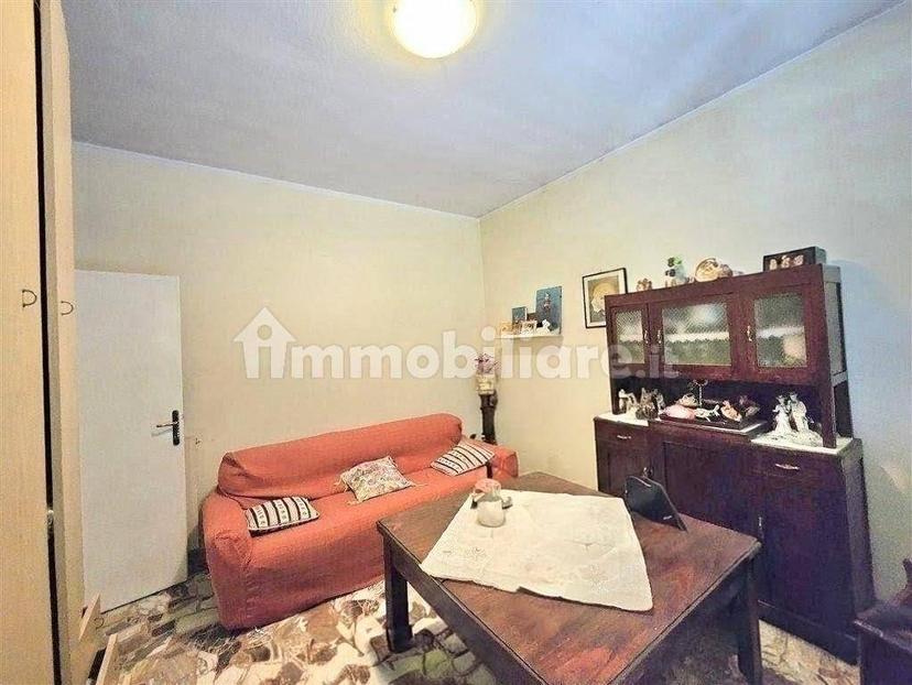 Terratetto unifamiliare 100 m², da ristrutturare, Marina di Massa Centro, Massa
