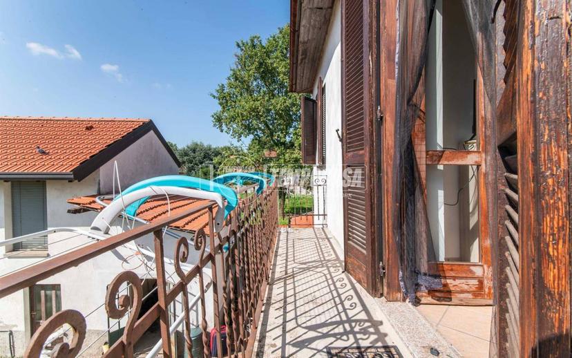 Terratetto unifamiliare via Fratelli Cairoli 1, Gorla Minore — foto 9 di 23