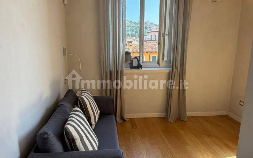 Trilocale vicolo Cavalletto 6, Centro Storico, Verona — foto 9 di 11