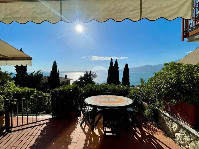 Trilocale Località Camille 17, Centro, Torri del Benaco — foto 11 di 27