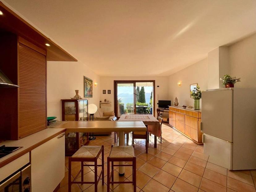 Trilocale Località Camille 17, Centro, Torri del Benaco — foto 9 di 27
