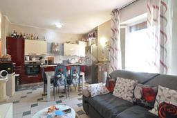 Trilocale via V. Mandelli 26, Ronco Briantino
