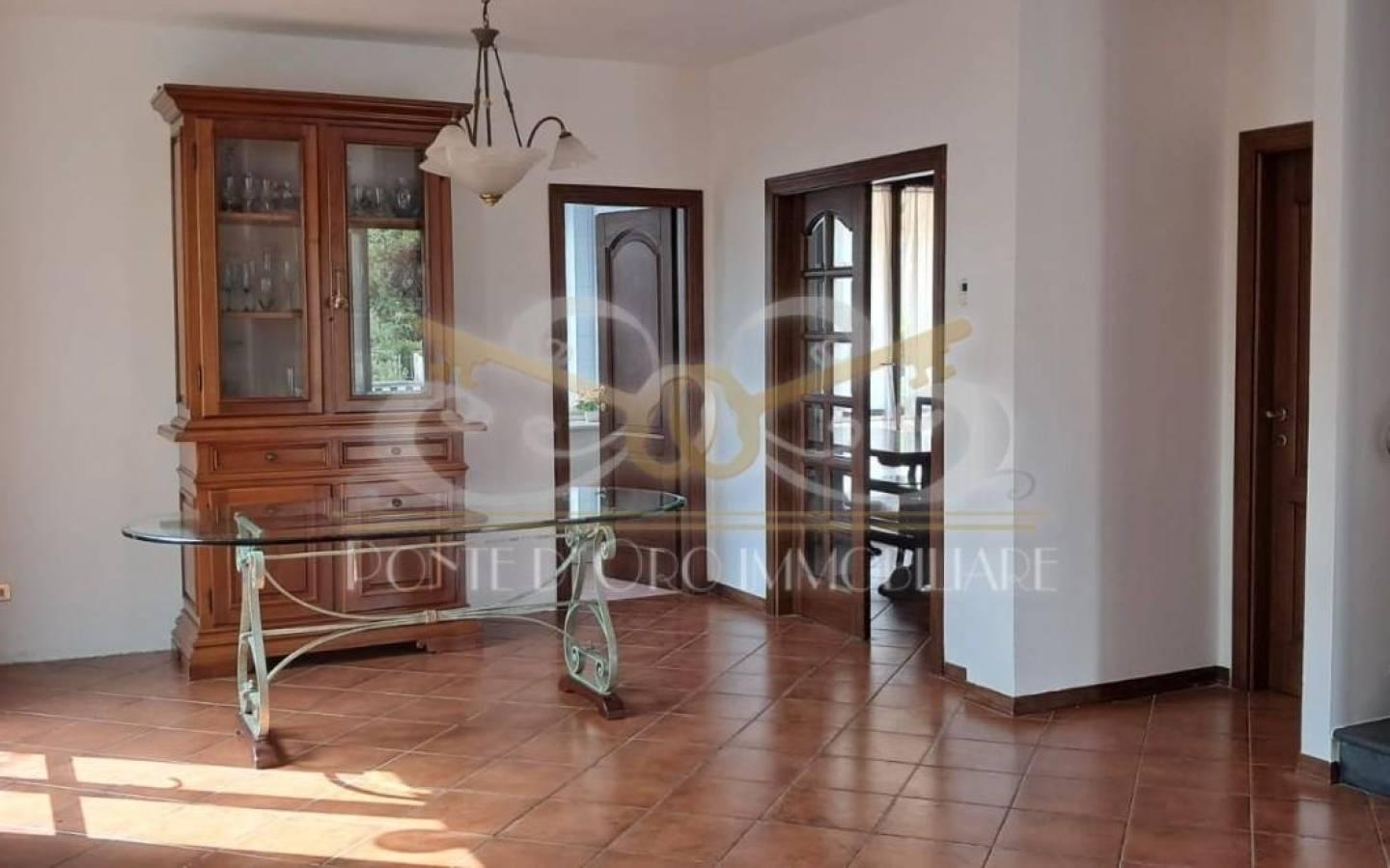 Villa a schiera 5 locali, buono stato, Migliarino, Vecchiano