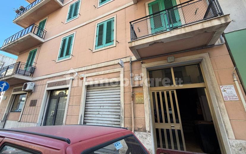 Quadrilocale via Alfredo Giovanni Cesareo 26, Tirone, Messina