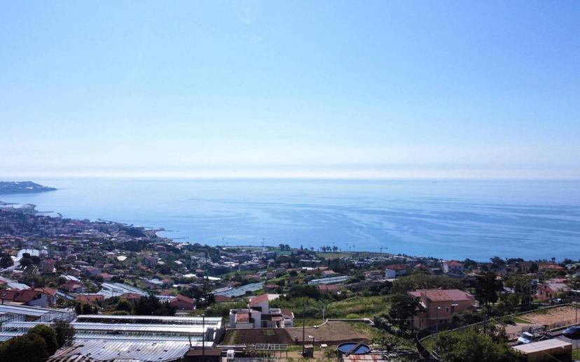 Appartamento in villa via Costa 145, Foce - Semeria, Sanremo — foto 2 di 32