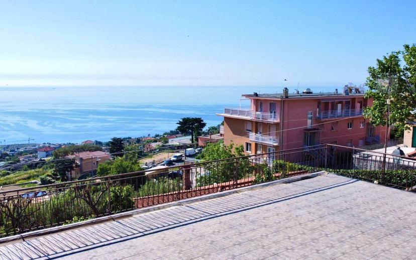 Appartamento in villa via Costa 145, Foce - Semeria, Sanremo — foto 3 di 32