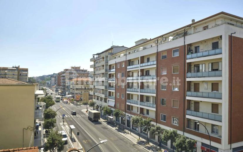 Stanza in affitto in appartamento via Giulio Mazzarino, Pescara — foto 2 di 8