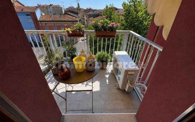 Appartamento buono stato, secondo piano, Centro, Mirandola — foto 2 di 4