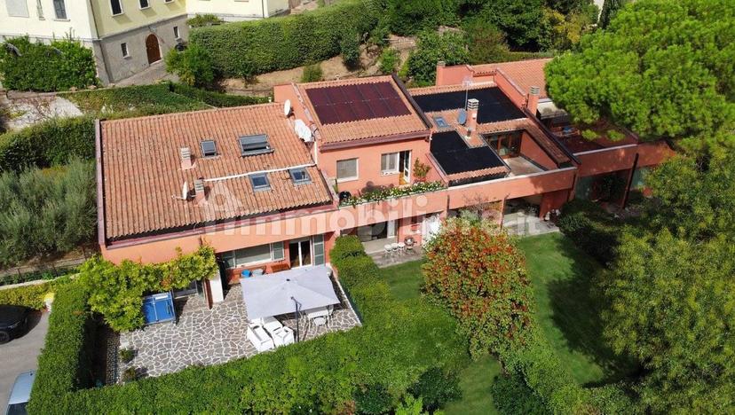 Villa a schiera via San Costanzo, Centro, Perugia — foto 2 di 27