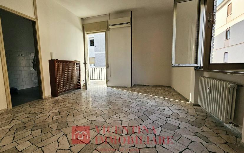 Trilocale via Guicciardini 10, Piscine - San Paolo, Vicenza — foto 7 di 13
