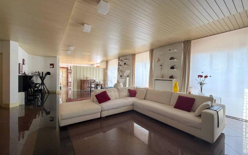 Appartamento via Francesco Crispi 15A, Centro, Campobasso — foto 3 di 41