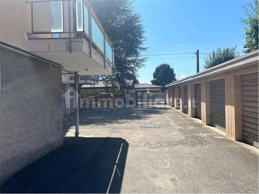 Bilocale via Peschiera, Centro, Vergiate