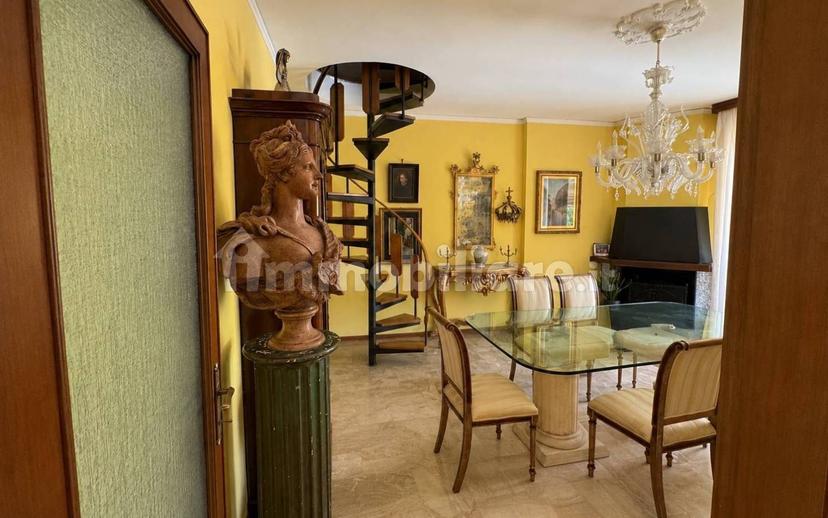 Appartamento buono stato, secondo piano, Centro, Mirandola — foto 3 di 4