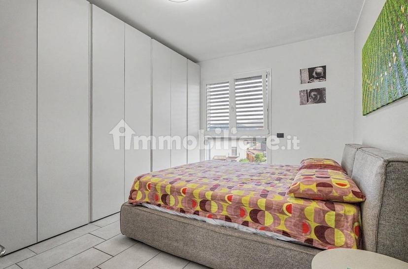 Trilocale via M. Buonarroti, 15, Uggiate con Ronago
