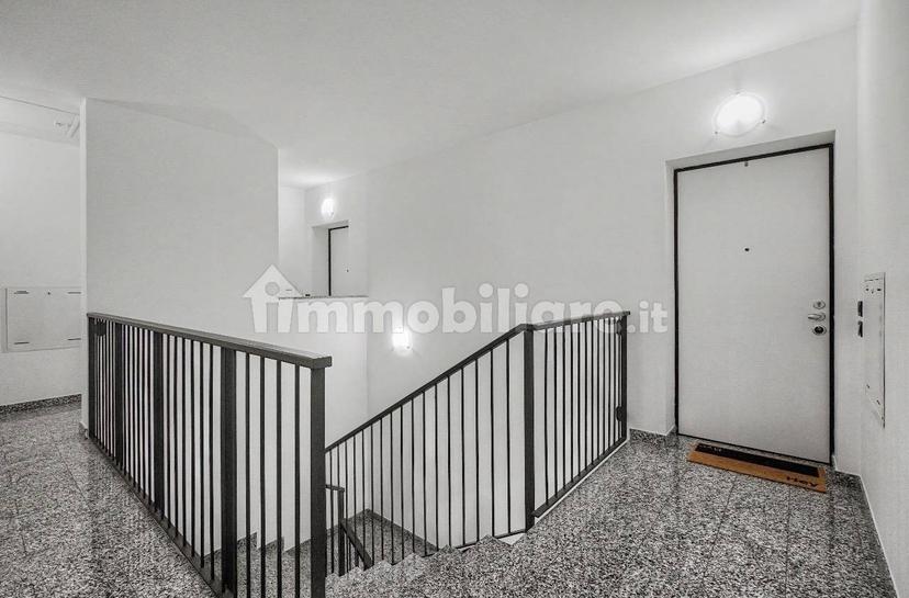 Trilocale via M. Buonarroti, 15, Uggiate con Ronago — foto 28 di 41