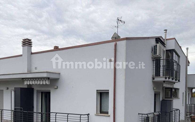 Trilocale via Carlo Alberto Dalla Chiesa, Passo Corese, Fara in Sabina — foto 4 di 29