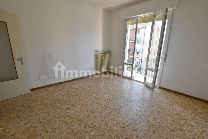 Quadrilocale via Caduti di Cefalonia, Centro, Fidenza — foto 10 di 44