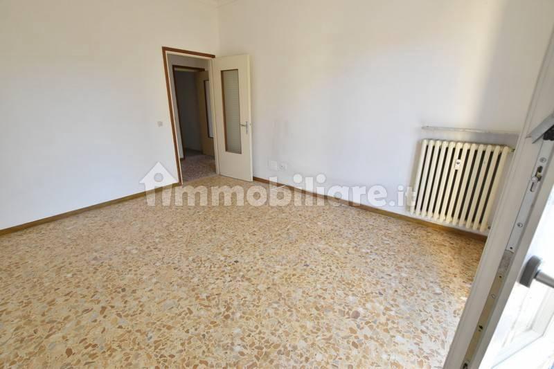 Quadrilocale via Caduti di Cefalonia, Centro, Fidenza — foto 37 di 44
