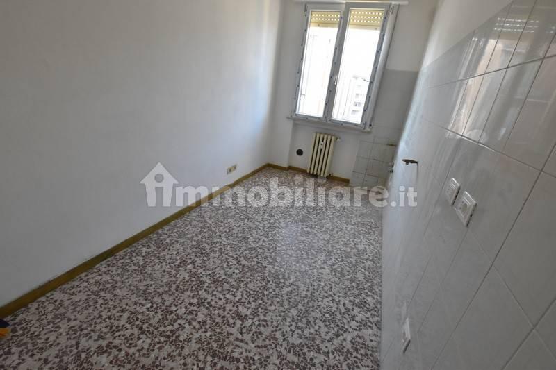 Quadrilocale via Caduti di Cefalonia, Centro, Fidenza — foto 22 di 44