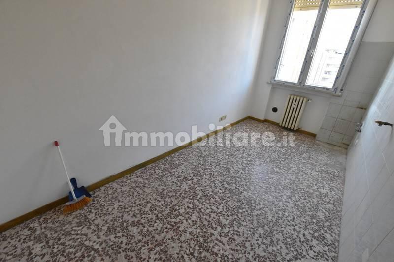 Quadrilocale via Caduti di Cefalonia, Centro, Fidenza — foto 7 di 44