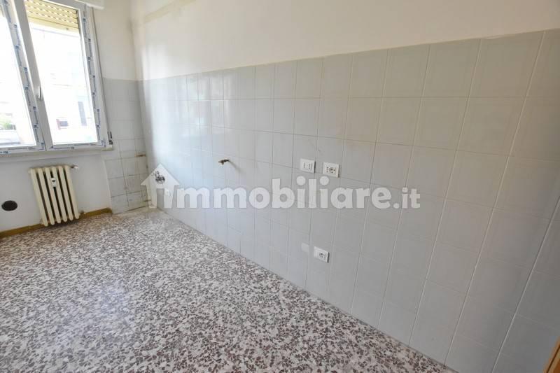 Quadrilocale via Caduti di Cefalonia, Centro, Fidenza — foto 16 di 44