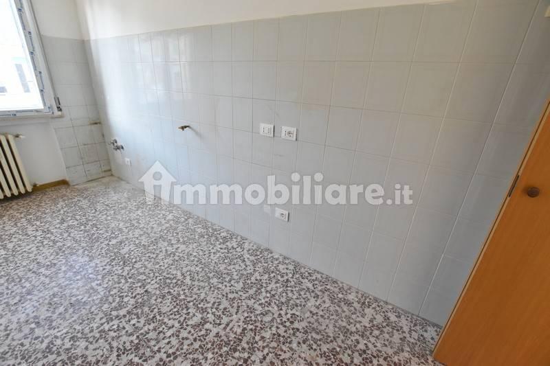 Quadrilocale via Caduti di Cefalonia, Centro, Fidenza — foto 24 di 44