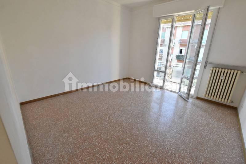 Quadrilocale via Caduti di Cefalonia, Centro, Fidenza — foto 4 di 44