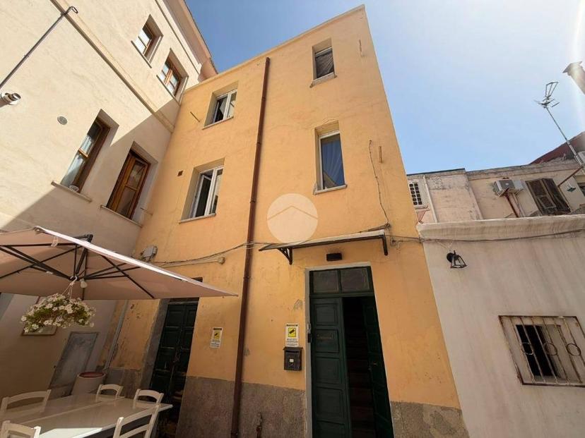Terratetto plurifamiliare via Pettenadu 17, Centro Storico, Sassari — foto 6 di 24