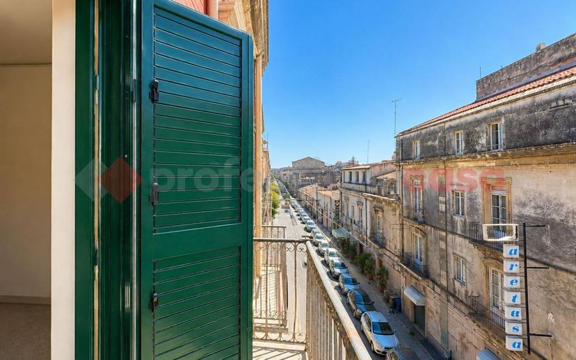 Quadrilocale via francesco crispi, 102, Umberto - Ermocrate, Siracusa — foto 6 di 18