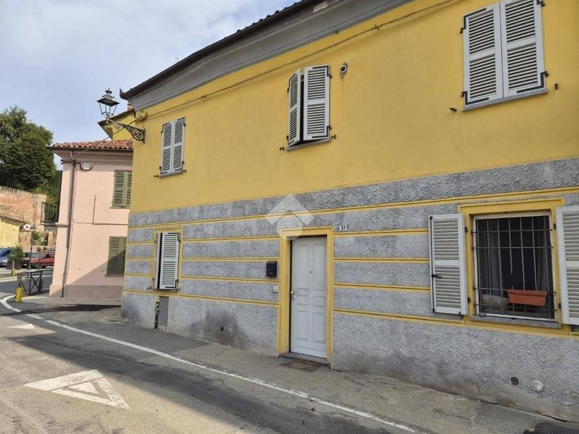 Bilocale piazza Vittorio Veneto 27, Centro, Monale