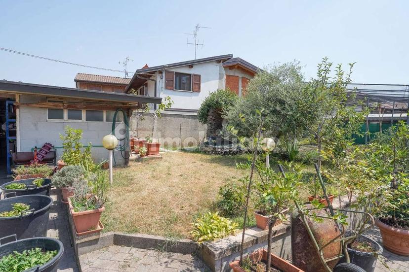 Trilocale via Chiusa 32, Bottanuco — foto 2 di 46