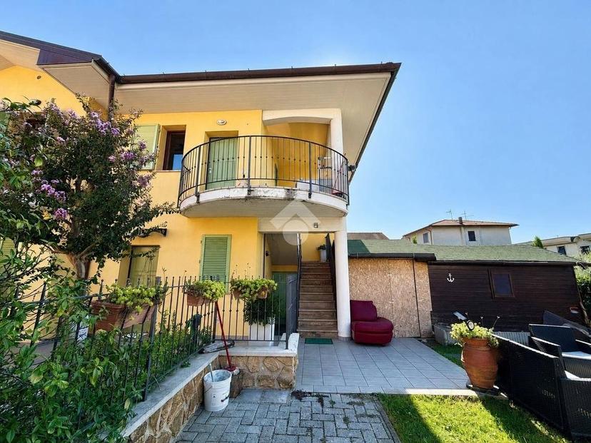 Trilocale via Orazio Ceccarelli, Ferruccia, Quarrata — foto 9 di 30