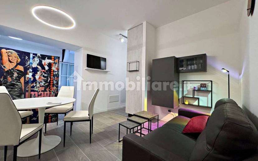 Bilocale via del Lavatoio 3, Borgo Teresiano, Trieste — foto 2 di 10