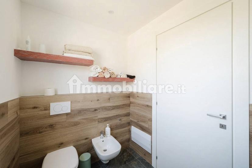 Quadrilocale via Cola 24/R, Cento Paese, Cento — foto 37 di 39