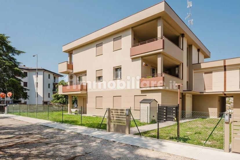 Quadrilocale via Cola 24/R, Cento Paese, Cento — foto 23 di 39