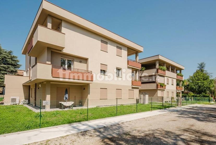 Quadrilocale via Cola 24/R, Cento Paese, Cento — foto 33 di 39