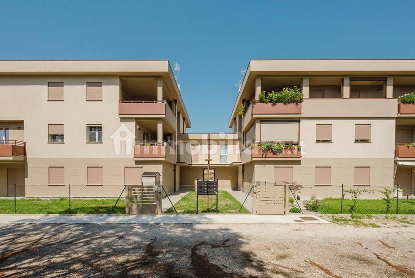 Quadrilocale via Cola 24/R, Cento Paese, Cento — foto 4 di 39